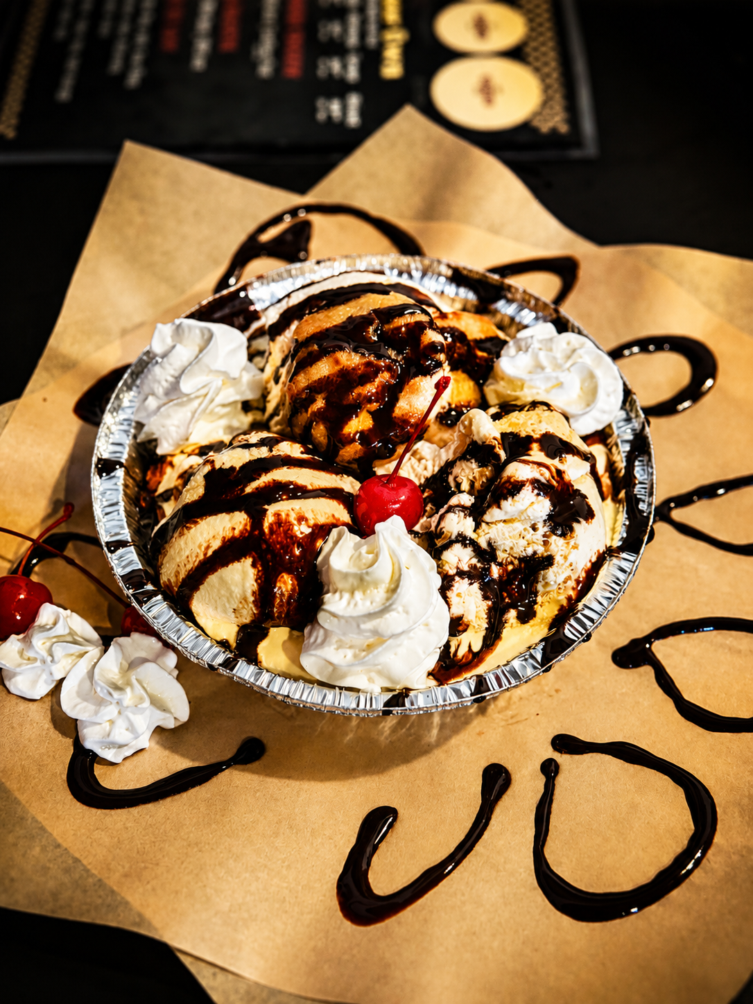 Hot fudge sundae